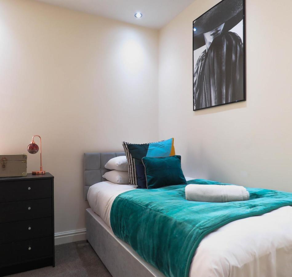 Tudors Esuites Four Bedroom House Birmingam Exterior foto