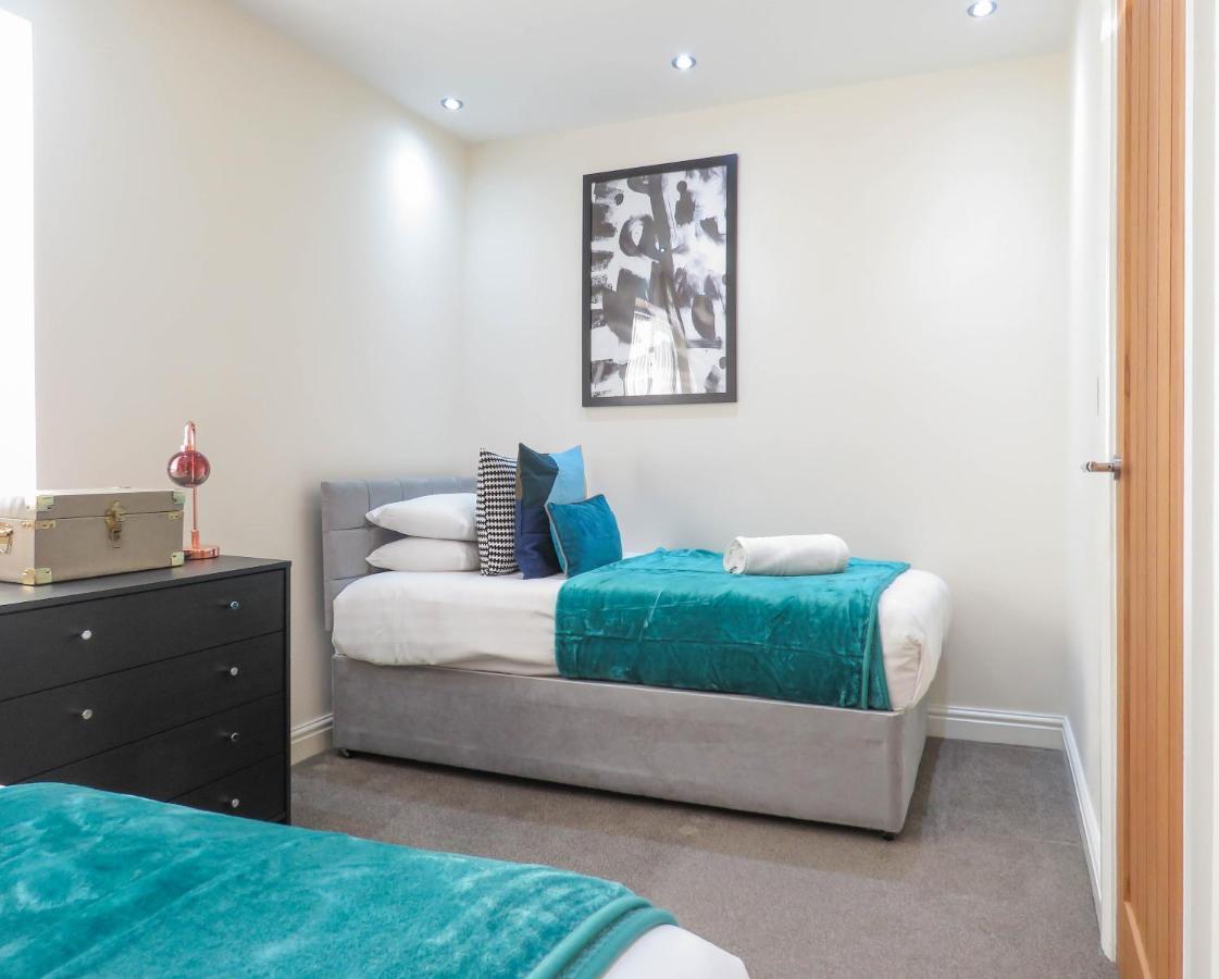 Tudors Esuites Four Bedroom House Birmingam Exterior foto