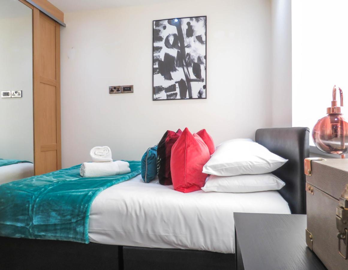 Tudors Esuites Four Bedroom House Birmingam Exterior foto